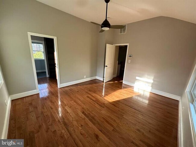 Primary Bedroom - 4822 16th St N