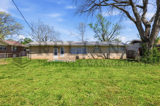 Building Photo - 9711 W Birch Ln