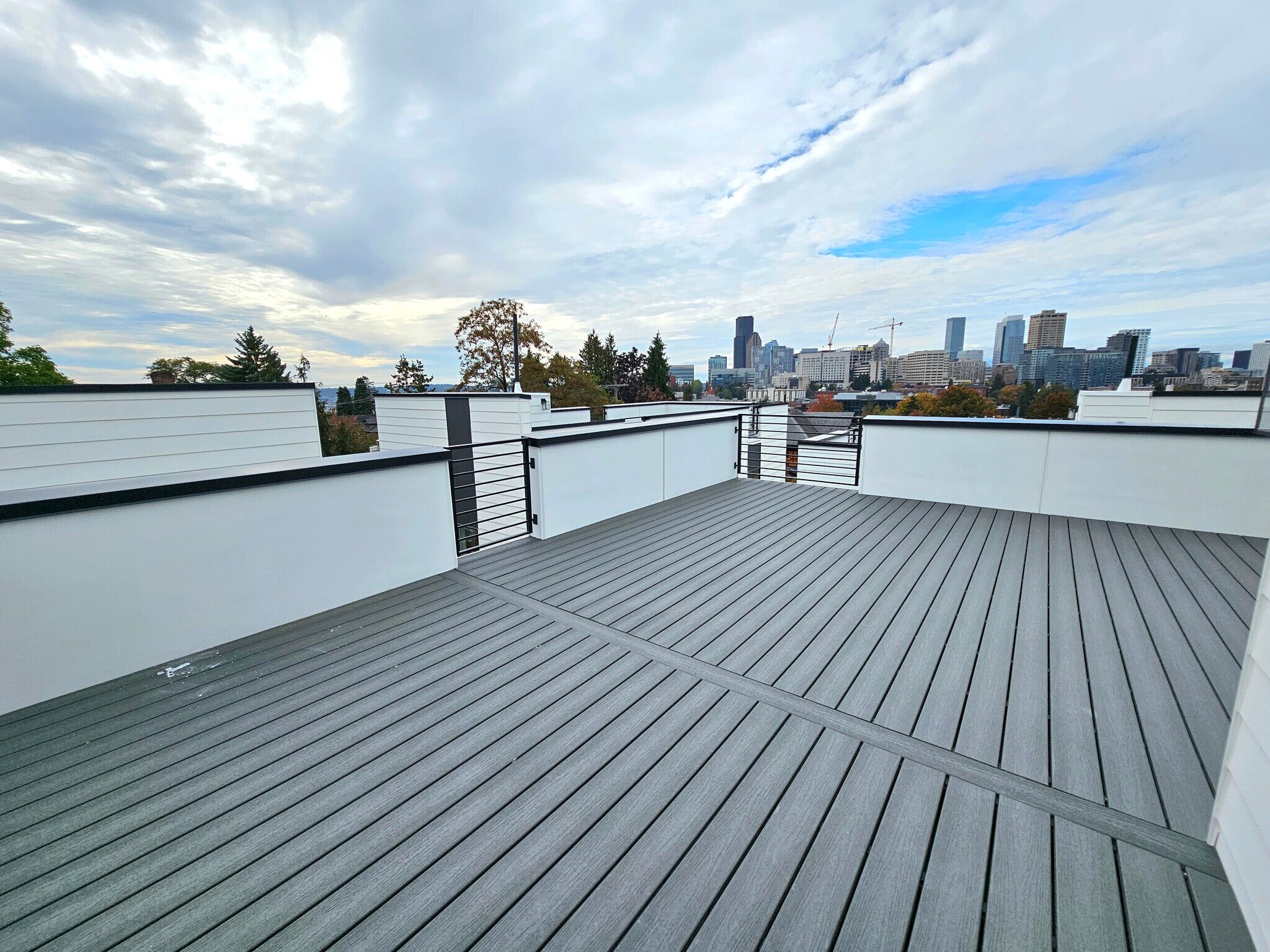 Building Photo - 922 16th Ave