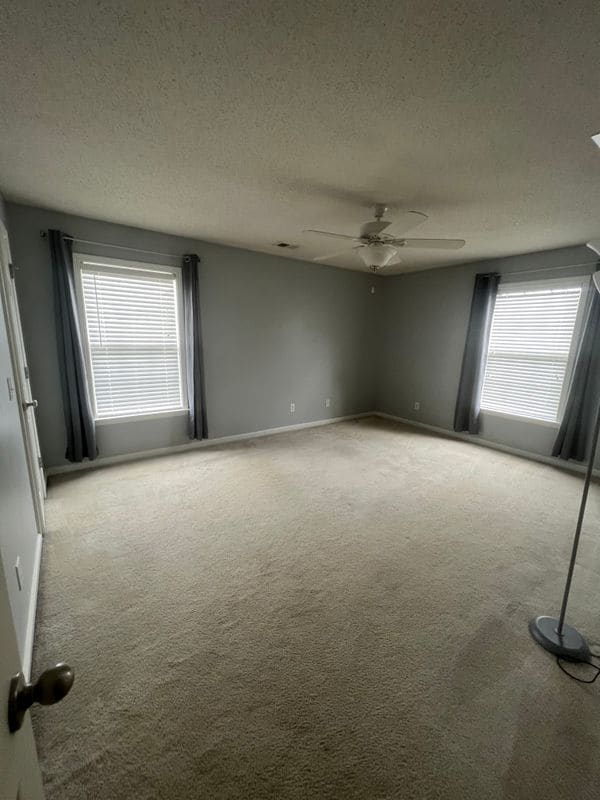 Building Photo - 4701 Pennoak Ln