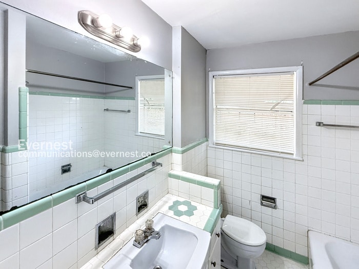 Building Photo - 8047 2nd Ave S