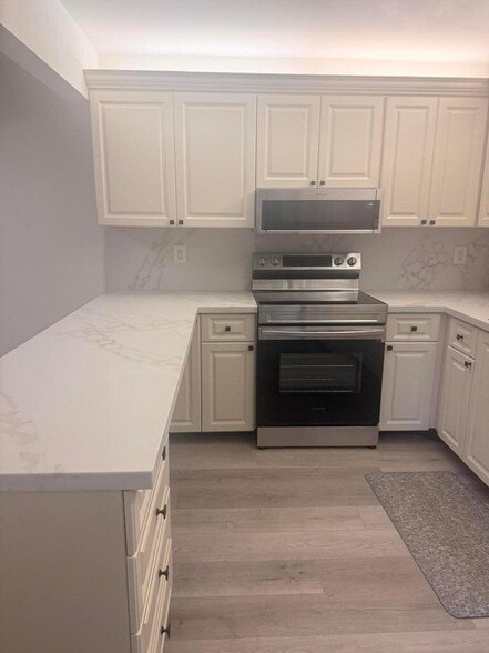 Building Photo - 2622 NW 7th Ct