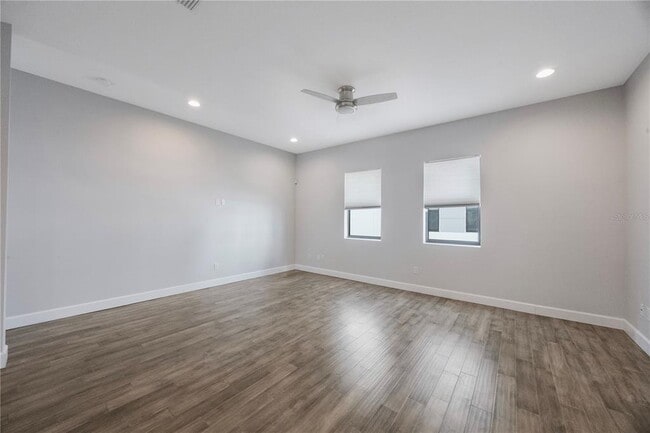 Building Photo - 1330 W Gray St