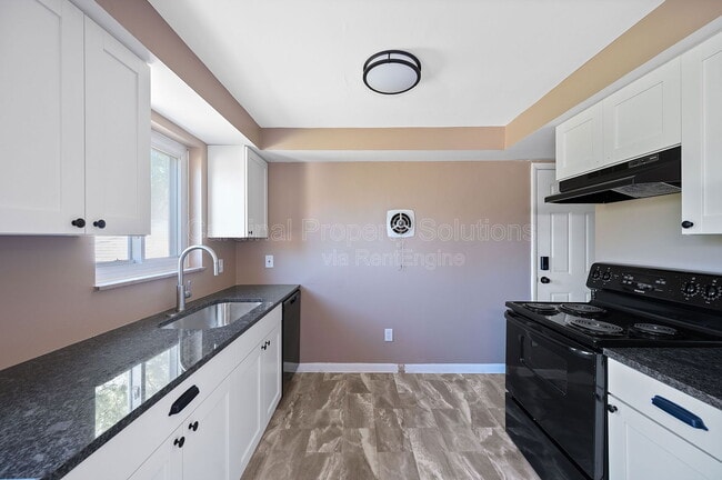 Building Photo - 4057 Lee Ct