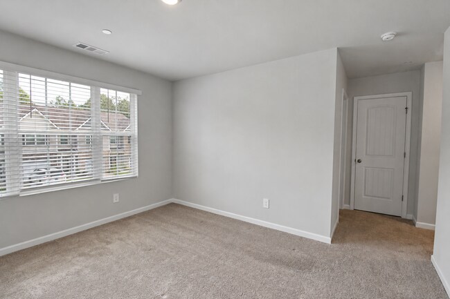 Building Photo - 212 Dale Mires Ln