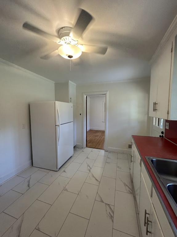 Building Photo - 203 Oak Leaf Dr