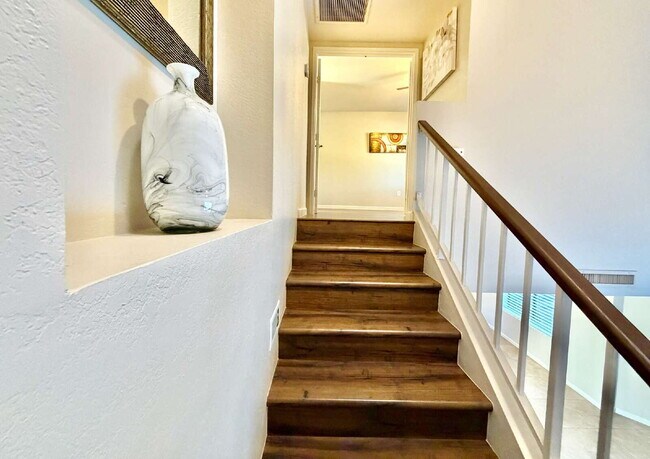 Building Photo - 2bd townhouse in Winterhaven