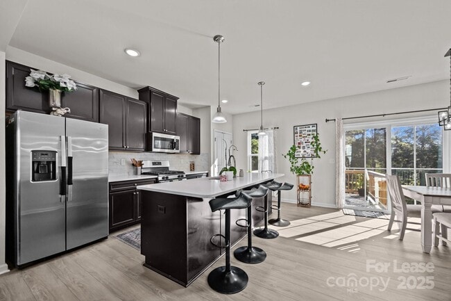 Building Photo - 2665 Grantham Place Dr