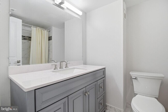 Building Photo - 3713 S George Mason Dr