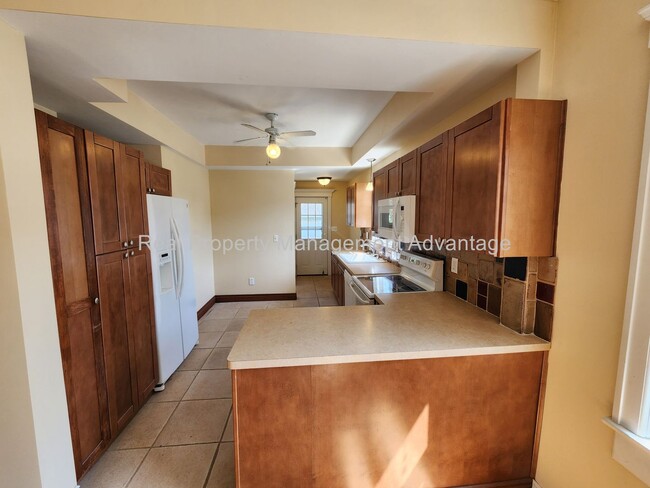 Building Photo - 4 Bedrooms, Endless Charm and Steps from D...