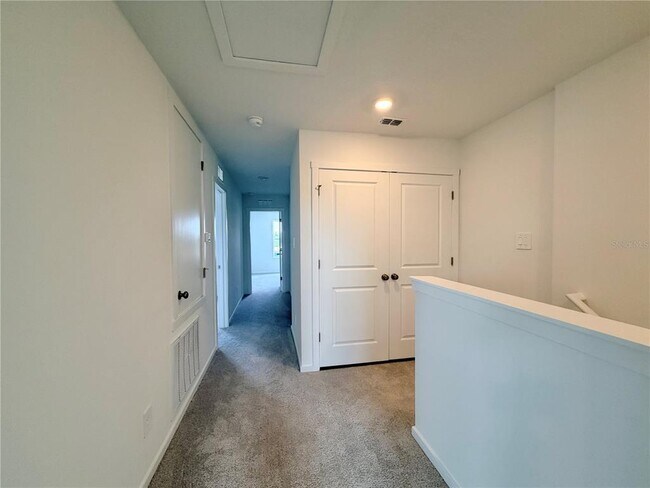 Building Photo - 842 Lynx St