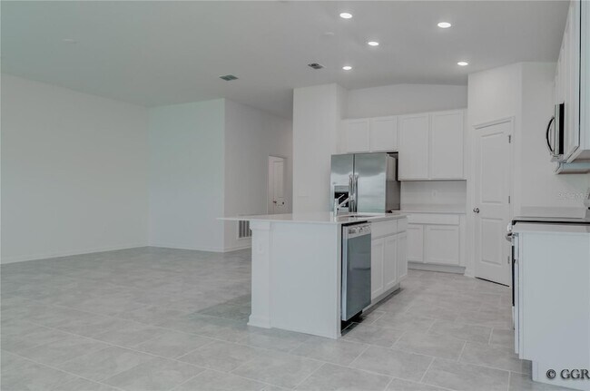 Building Photo - 5005 Worchester Dr