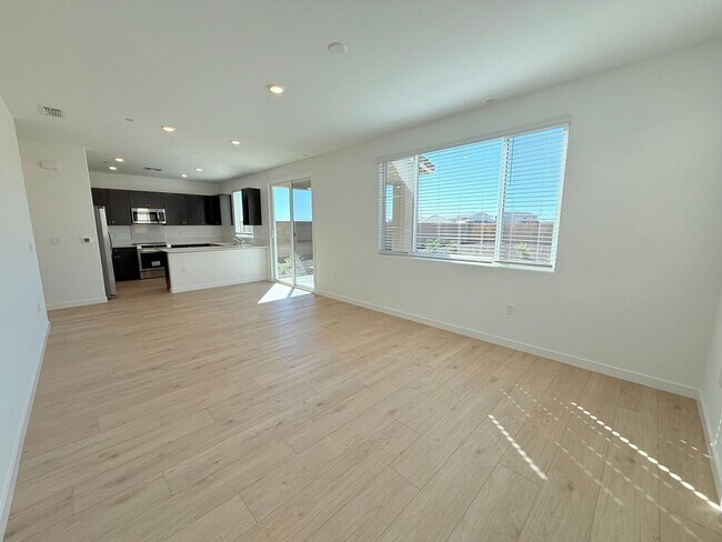 Building Photo - 10370 Bayson Wy