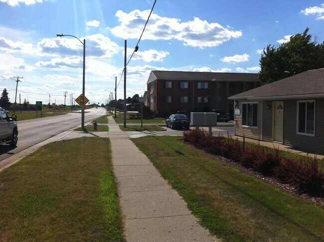 Building Photo - 722 W Broomfield St