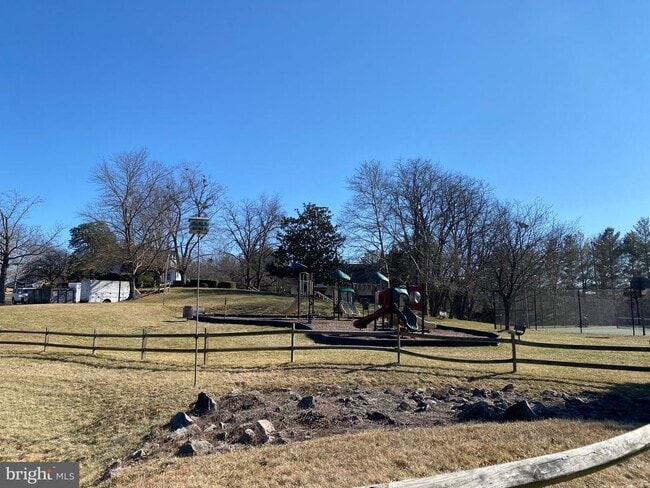 Building Photo - 5833 Orchard Hill Ct