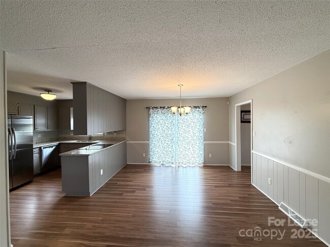 Building Photo - 4712 Jamee Dr