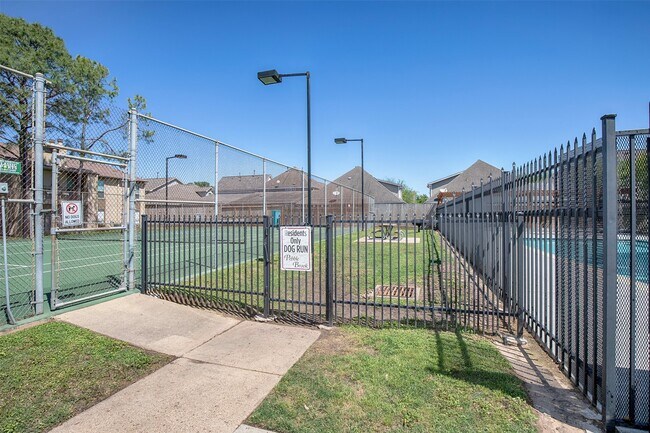 Building Photo - 3300 Pebblebrook Dr