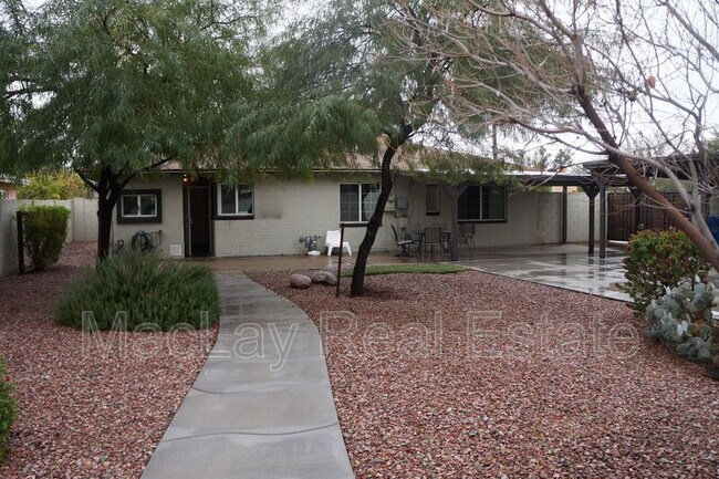 Building Photo - 1802 E Hubbell St