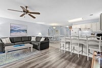 Building Photo - 1st Floor Seasonal Rental Available Octobe...