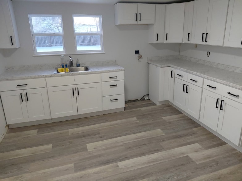 Building Photo - 220 Wasaon St