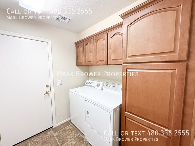 Building Photo - 1648 E Canyon Way