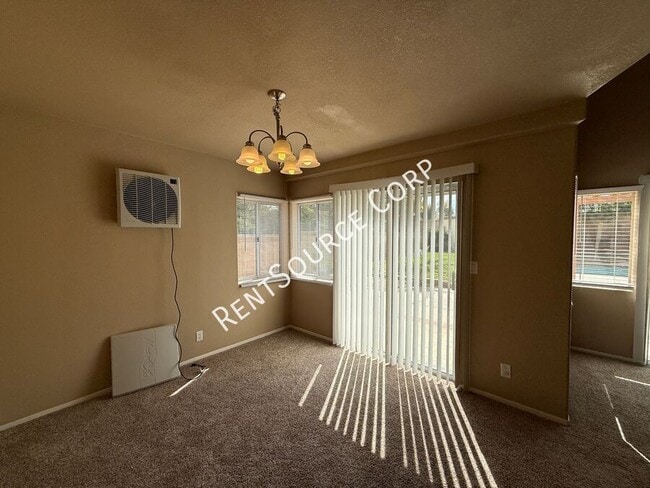 Building Photo - 40270 Homeridge Dr