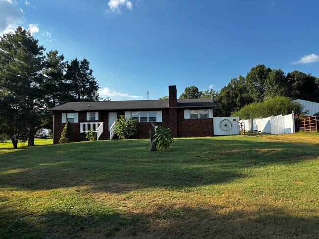 Building Photo - 7115 Rutledge Pike