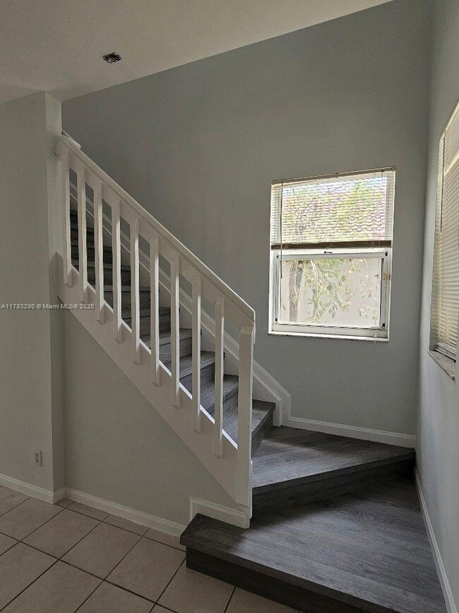 Building Photo - 7577 Springfield Lake Dr