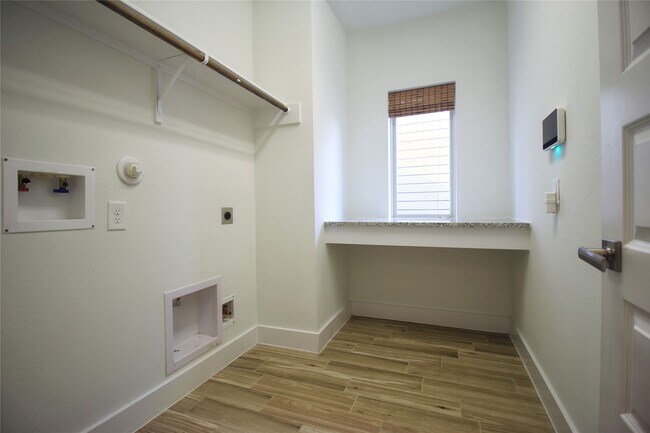 Building Photo - 18146 Moonlit River Dr