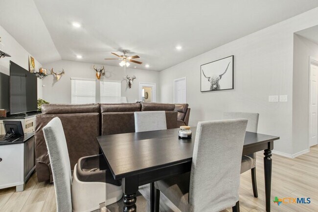 Building Photo - 2522 Merganser Dr