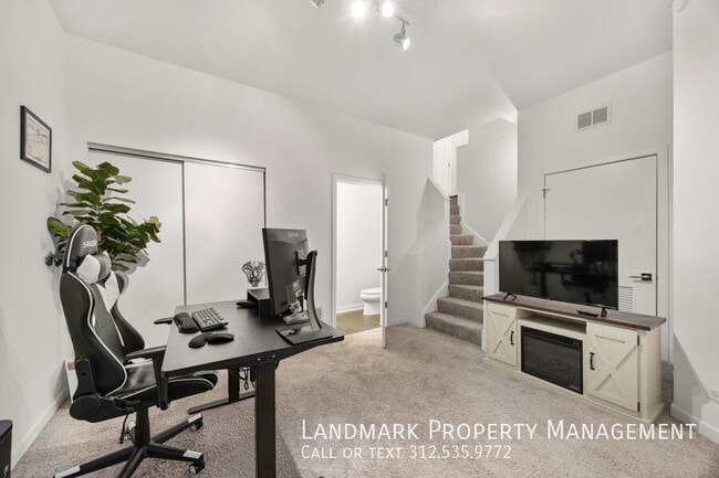 Building Photo - 838 E 45th St