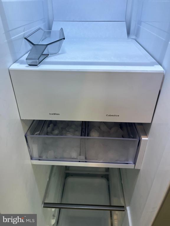 Building Photo - 90 Trotting Rd