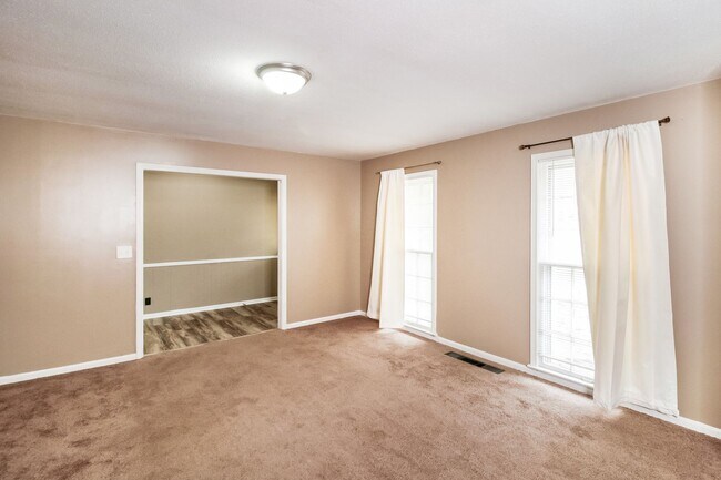 Building Photo - 3001 Green Grove Cir NE