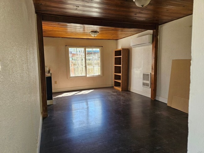 Building Photo - 129774thstreet.is4lease.com