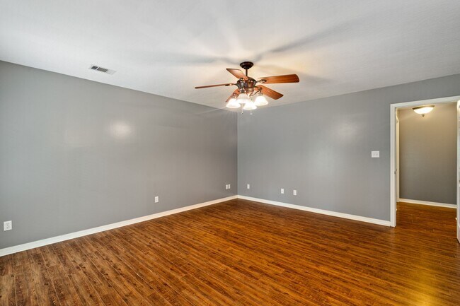 Building Photo - 330 Boggy Hollow Rd