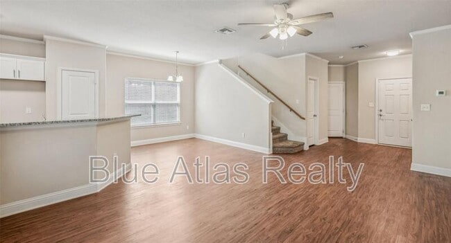 Building Photo - 268 Castleridge Dr