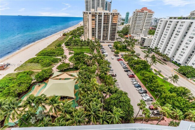 Building Photo - 6515 Collins Ave