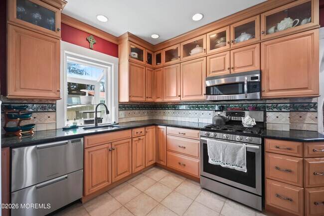 Building Photo - 500 Evergreen Ave