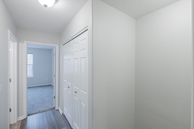 Building Photo - Stylish 2-Bedroom Condo Near OSU – Spaciou...