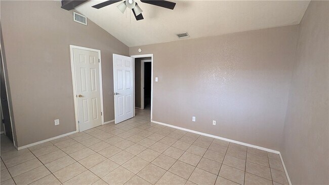 Building Photo - 9550 Waxwing St