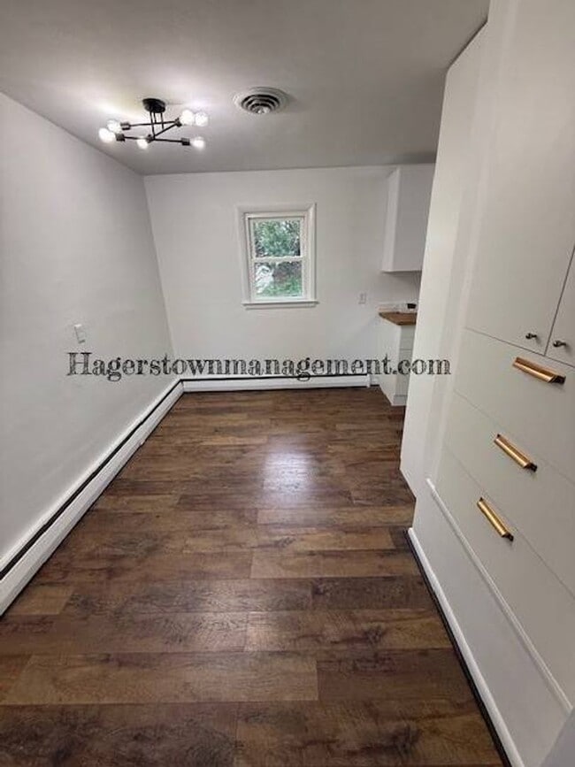 Building Photo - Greencastle - 3 BR Rancher