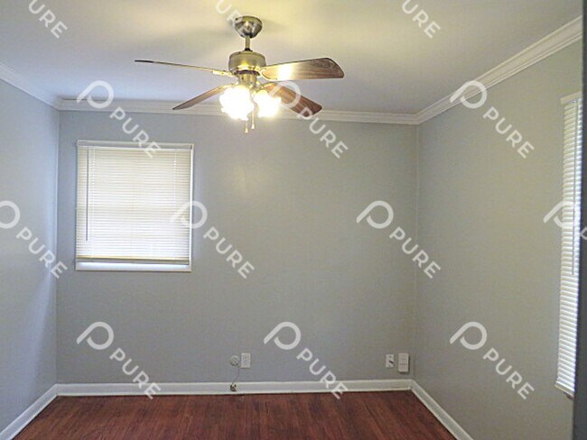 Building Photo - 3510 Avondale!