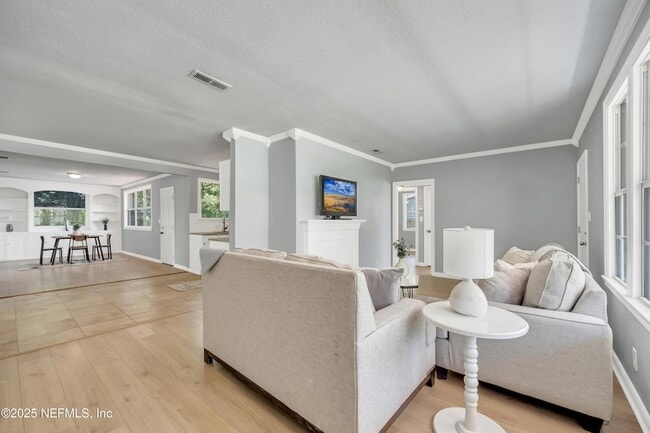 Building Photo - 1232 Hamilton St