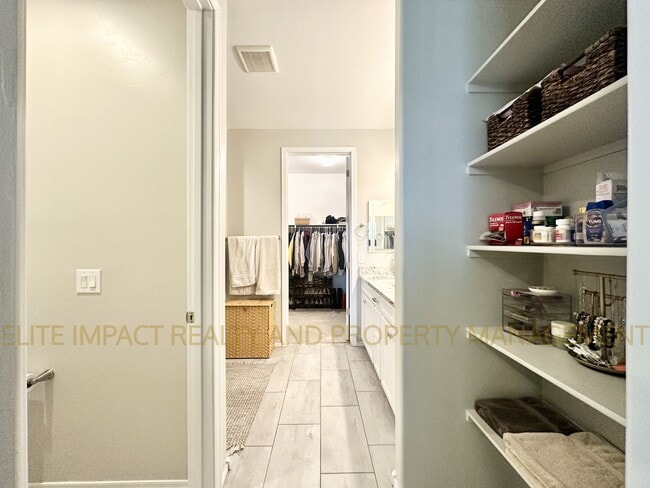 Building Photo - 6715 E Via Arroyo Azul