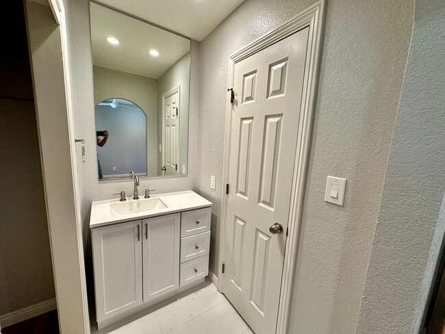 Building Photo - REQUEST A SHOWING AT MossglenProperties .c...