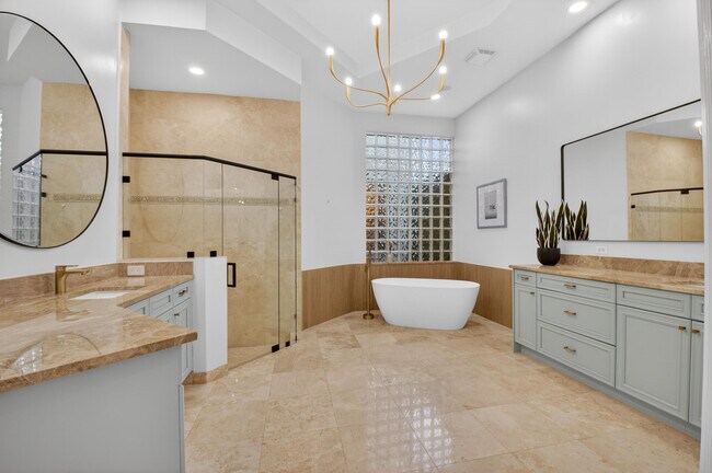 Building Photo - 17921 Villa Club Way