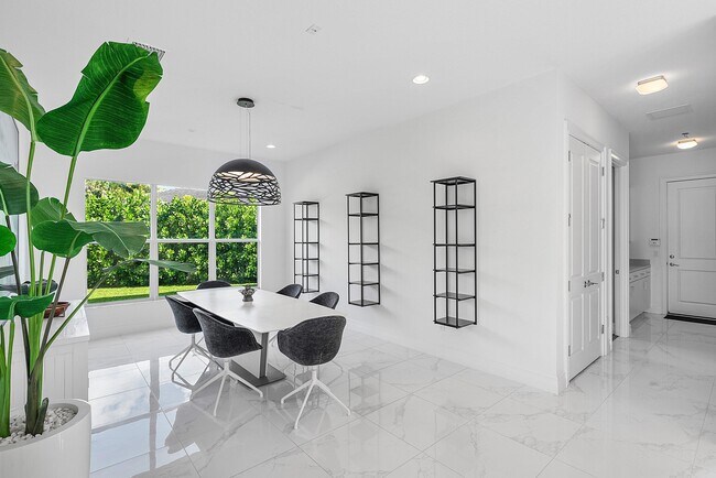 Building Photo - 19863 Meadowside Ln