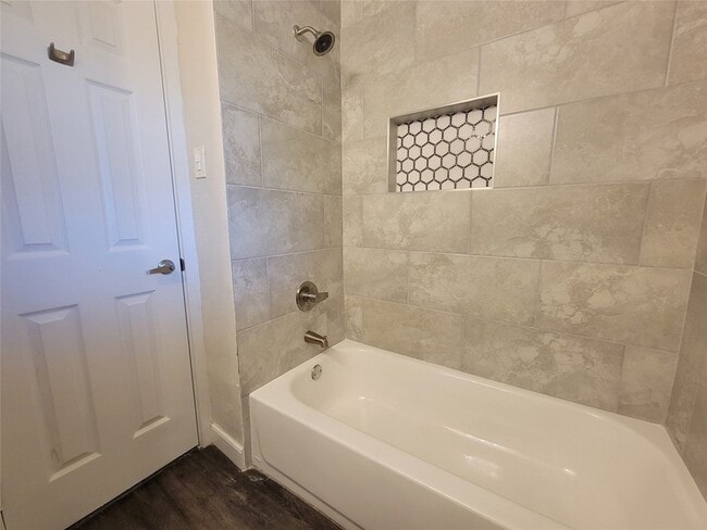 Building Photo - 1335 Richard St