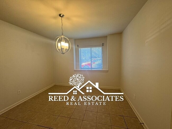 Building Photo - Spacious: 2 Bedroom in Germantown!