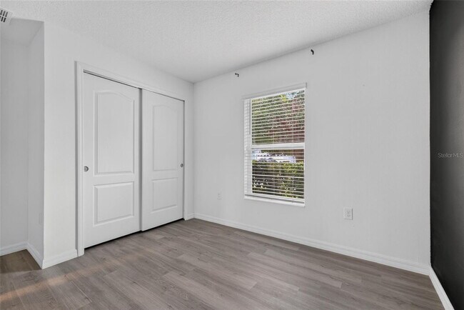 Building Photo - 1097 Augustus Dr